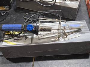 Chicago Electric� 130W Heavy Duty Hot Knife