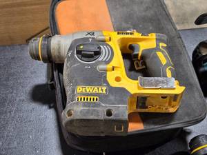 DeWalt� 20V 1 SDS Brushless Hammer DCH273