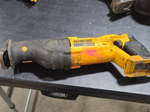 DeWalt� 20V Variable Speed Reciprocating Saw DCS380