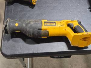 DeWalt� 18V Variable Speed Reciprocating Saw DC385