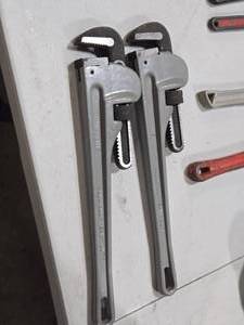 Lot of (2) Williams 18 Pipe Wrenches