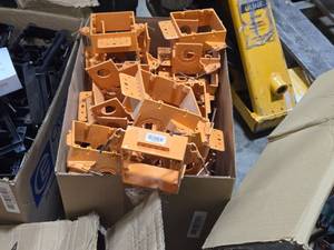 Lot of (1 Box) 2-gang Low-Voltage Brackets (SC200A)