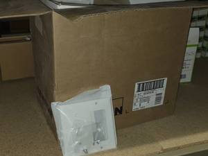 Lot of (93) Leviton Decora 2G Standard  Toggle Wall Plates  Thermo-plastic  White #002-80707W