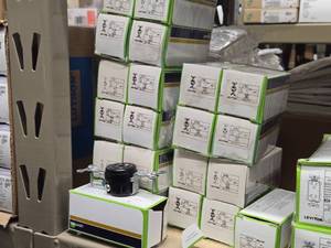 Lot of (22) Leviton Receptacles - 15A-125V (x14), 15A-277V (x8)