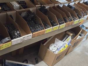 Lot of (1 Shelf) Circuit Breakers (assorted)