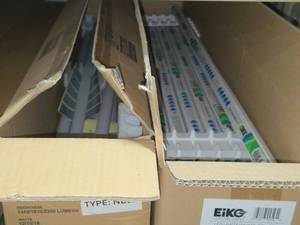 Lot of (18) 4 LED Lamps - Envision LED-T8-RFD-GL-4FT-3P18-5CCT 121518W 146918302200 Lumens  (x11)  Eiko LED14WT848840-DBL-G7D (x7)