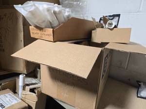 Lot of (1 Box) E26 Socket Extenders