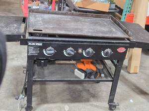 Char-Griller� Propane Professional Flat Top 4-Burner Grill 64 x 24 x 37