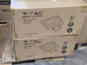 Lot of (2 Boxes) V-Tac LED Flood Light with Bracket 50W 5000K VT-FL-50W-50-YM 6-count ( 12 total items )
