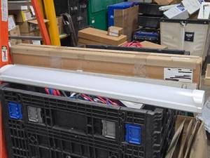 Lot of (2) Lithonia Lighting LED 4 Strip Light BLWP4-40L ADPT GZ10 LP835 120-277V