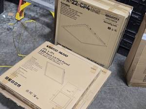 2x2 LED Flat Panel - Trace-Lite LPX-22-CP4 (x4)  Satco Nuvo Back-Lit 40W 100-277V Selectable 350040004500K (x2)