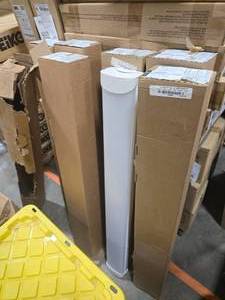 Lot of (7) Lithonia Lighting LED Wrap Light BLWP4 40L ADPT GZ10 LP835