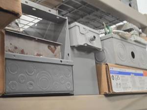 Lot of (7) Electrical Boxes - 125 Amp 40 Circuit Cutler-Hammer Series Indoor Main Lug (assorted)