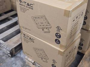 Lot of (2 Boxes) V-Tac LED Flood Light with Bracket 30W 5000K VT-FL-30W-50-YM 8-count ( 16 total items )