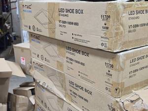 Lot of (6) V-Tac Shoebox LED Area Light VT-SBN-100W-850 240W 5000K 100-277V