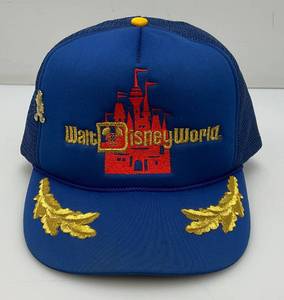 1980s DISNEY WORLD Snapback Truckers Hat With Mesh With Disney Pin