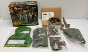 Vintage Zizzle Disney Pirates Of The Caribbean Dead mans Chest (Isla Cruces Playset) New Open Box (Box Is Beat up)