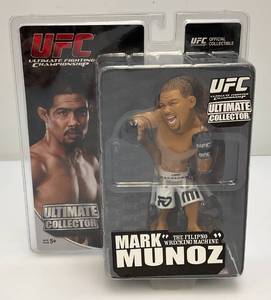 UFC Round 5 Ultimate Fighting Championship (MARK The Filipno Wrecking Machine MUNOZ) Action Figure (New Old Stock)