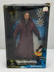 2004 Jakks Pacific Van Helsing Monster Slayer 12 Action Figure (New old Stock) Box beat Up A little Bit