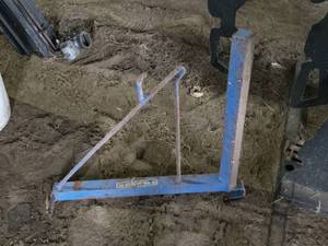 SM Iron and Repair Inc. Stand