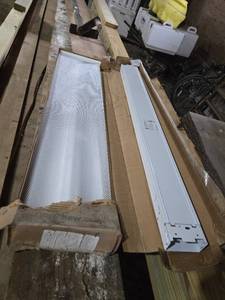 Lithonia Lighting 8 Foot Fluorescent Shop Light Fixture