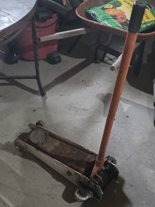Hydraulic Floor Jack