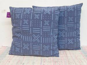 Pair of Blue Pattern Decorative Pillows, 18x18 in