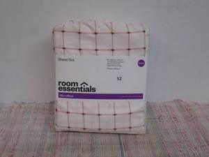 Room Essentials Queen, Brushed for Softness Microfiber, Pink Grid Sheet Set