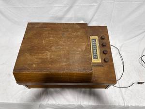 Vintage Air-King Radio Phonograph
