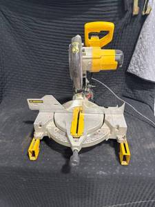 DeWalt DW703 Miter Saw