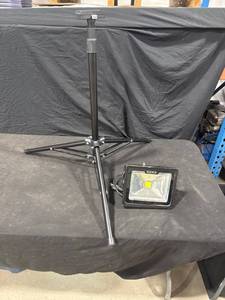 Klutch LED Work Light with Tripod