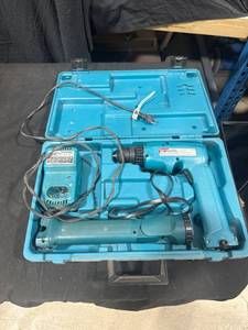 Makita 6095D Cordless Drill Kit
