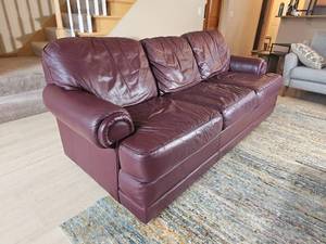 Handsome Burgundy Leather Sofa from Flex Steel