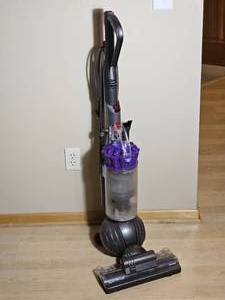 Dyson Slim Ball Vacuum with Attachments