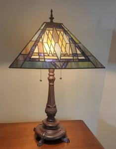 Gorgeous Stained Glass Table Lamp