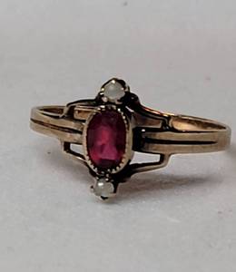 Delicate 10K Yellow Gold Garnet and Seed Pearl Ring  size 7,