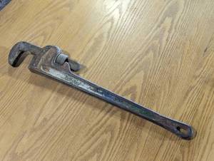 24 Rigid Pipe Wrench