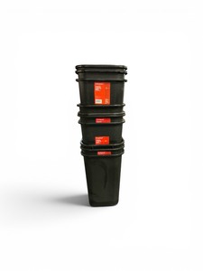 10  7 Gallon Trash bin
