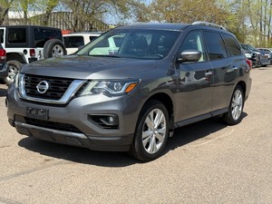 2018 NISSAN PATHFINDER SL 4x4  No Accidents Reported (NO RESERVE)