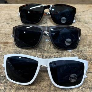 Sunglasses lot of 3