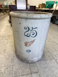 25 Gallon Red Wing Union Stoneware Crock