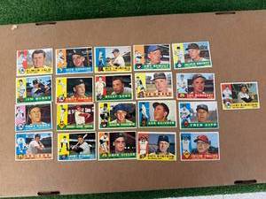 1960 Topps Baseball Cards - 21 Different