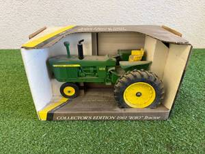 Ertl 116 Scale John Deere 1961 4010 Gas Tractor
