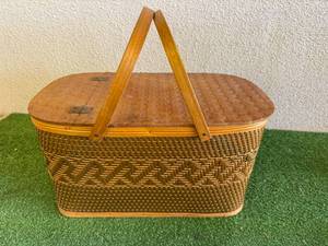 Hawkeye Picnic Basket