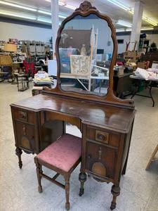 Makeup Desk with Stool