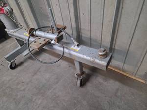 Chief E-Z Liner Rolling Puller Post