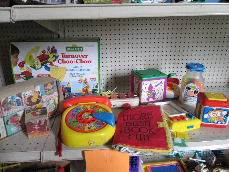 Lot of assorted vintage toys...