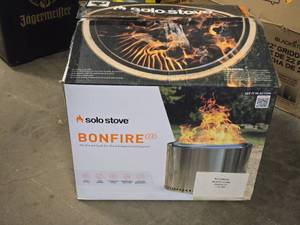 Solo Stove� Bonfire 2.0 Fire Pit (in original packaging)