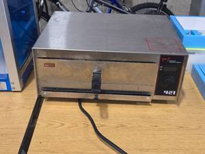 Wisco Industries 421 1500W Household Pizza Oven