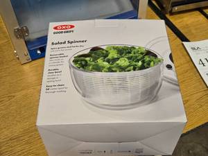 Oxo Good Grips Salad Spinner (in original packaging)